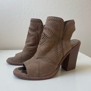 Suede block heel - taupe brown size 8.5